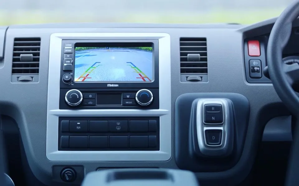 Foton-SA-eView-Panel-Van-Technology-Slider-1